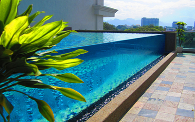 透明泳池用什么材料？是用玻璃還是用亞克力？