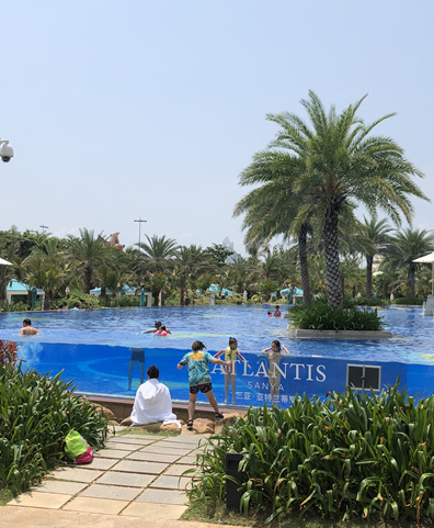 瑞地格樂(lè)：亞克力透明無(wú)邊游泳池-三亞亞特蘭蒂斯酒店案例