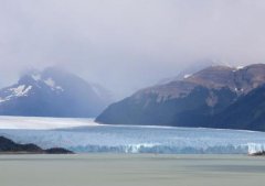 大型游泳池，建造耗費(fèi)上千萬，小船自由游行