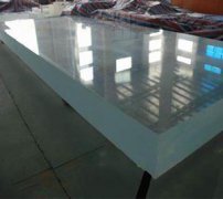 亞克力泳池?fù)醢迨褂弥凶⒁獾膯?wèn)題