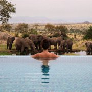 瑞地格樂(lè)帶你了解無(wú)邊際游泳池